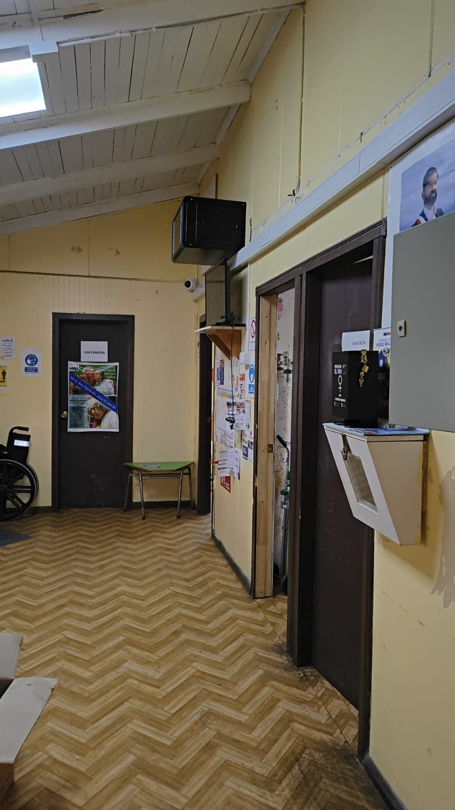 Cámara en edificio de madera